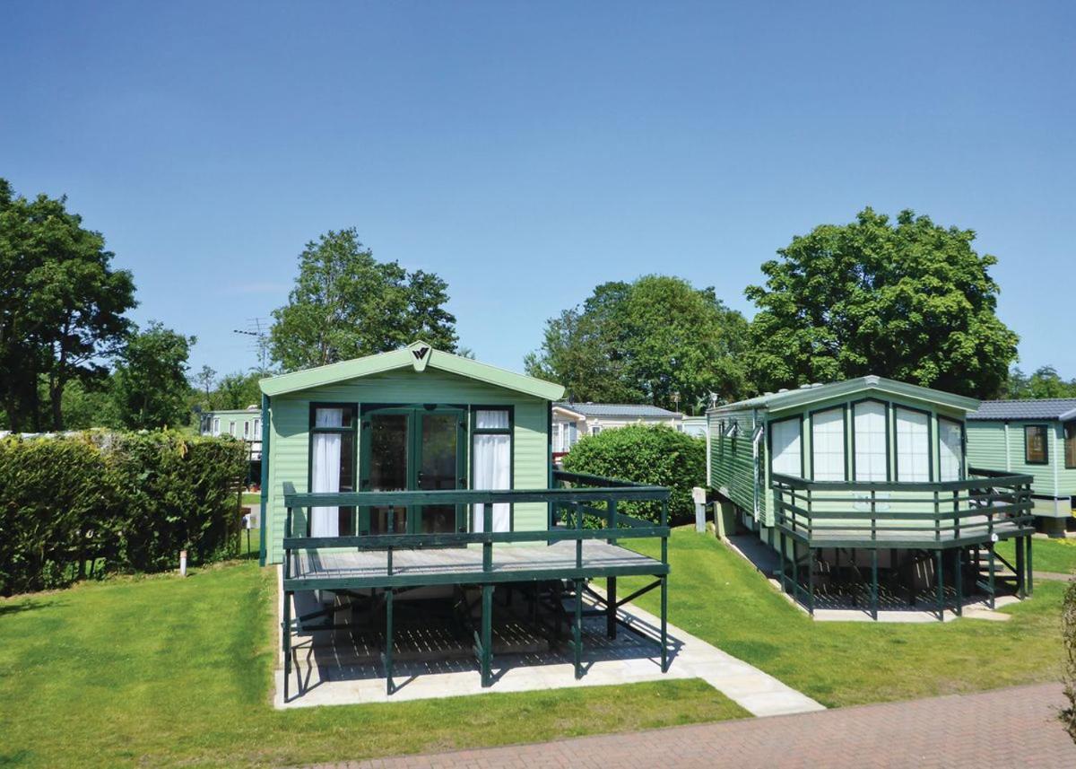 Weir Country Park Hotel Holtby Exterior foto