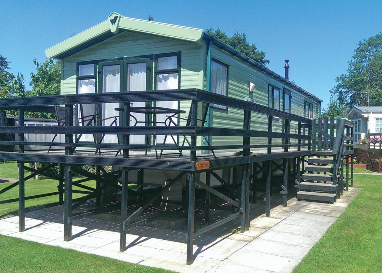Weir Country Park Hotel Holtby Exterior foto