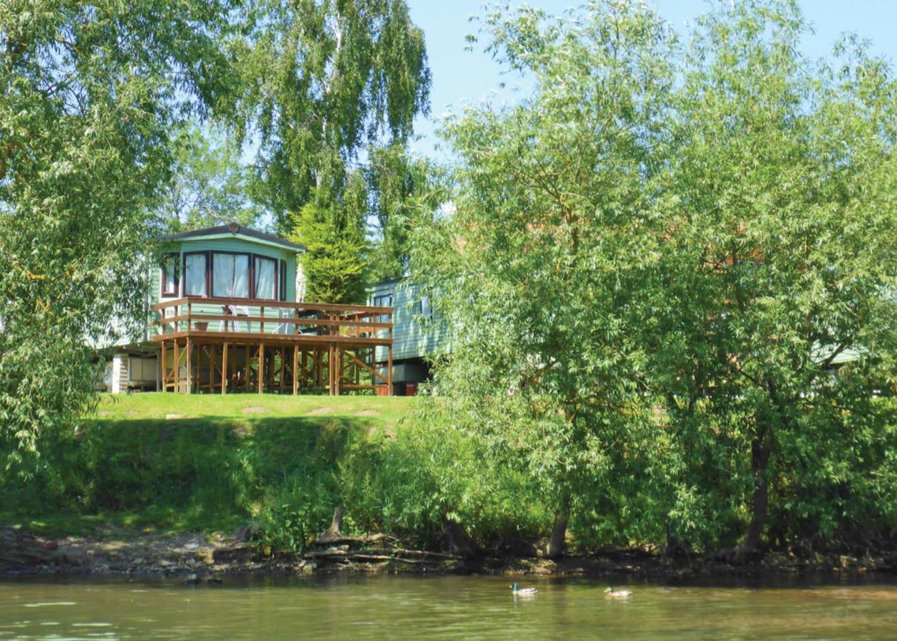 Weir Country Park Hotel Holtby Exterior foto
